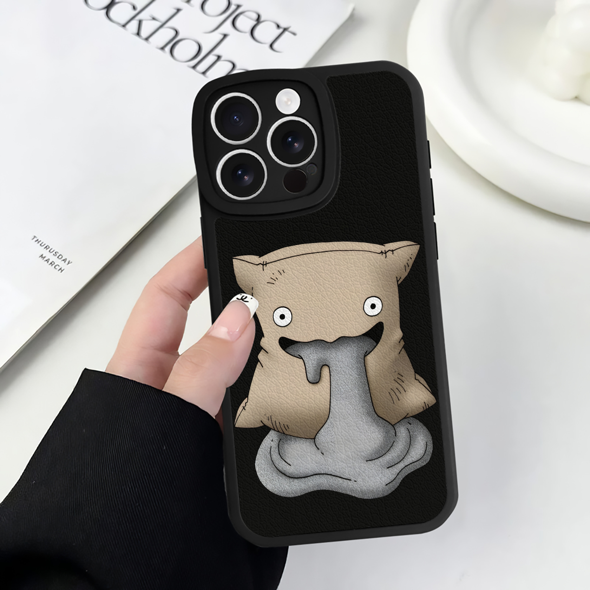 （画像用） ドラゴンクエスト Doragon Kuesuto Dragon Quest 【iPhone 16シリーズ対応】シリコンスマホケース（レザー調） 材質：シリコン